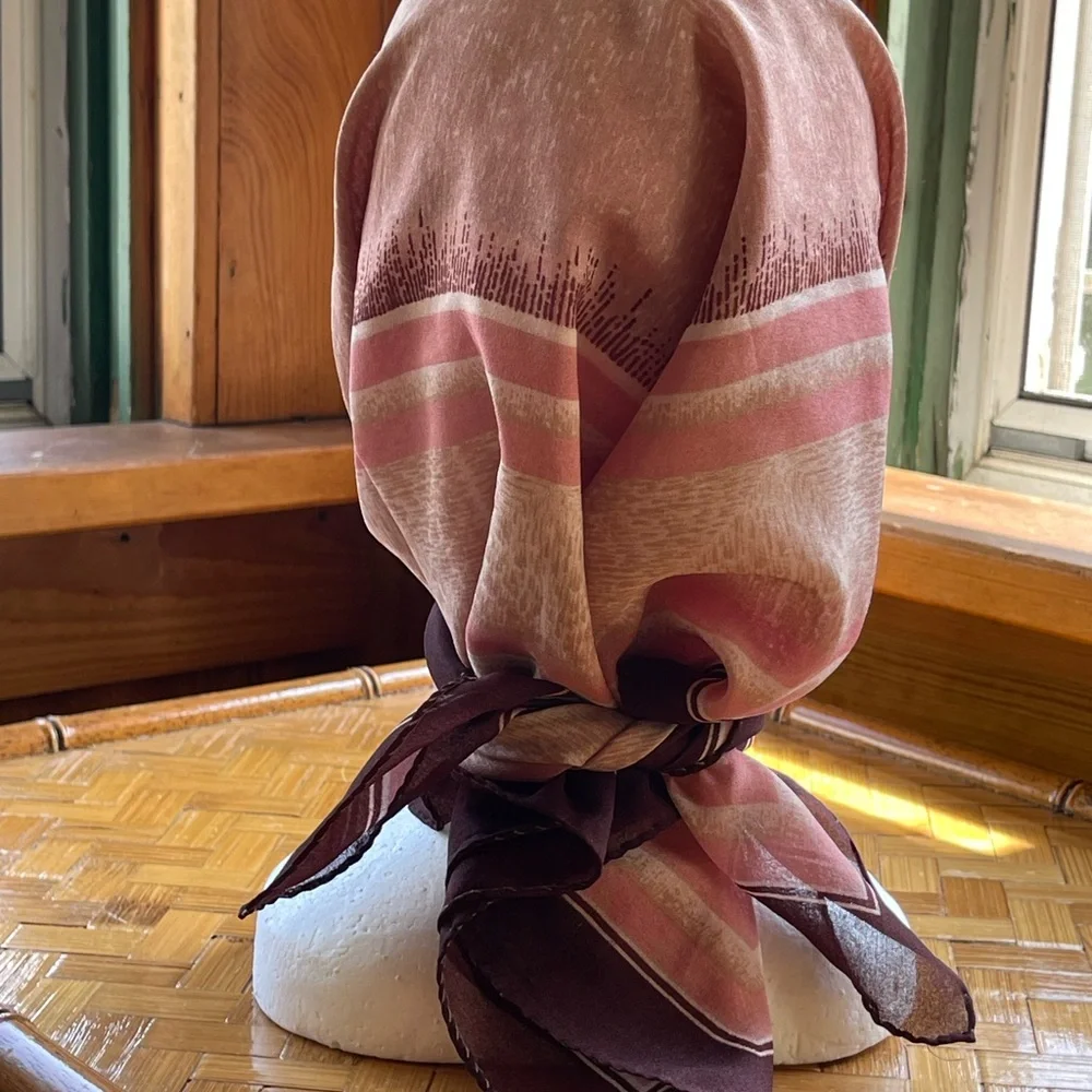 Mauve, pink scarf with stretch - Picture 4 of 8
